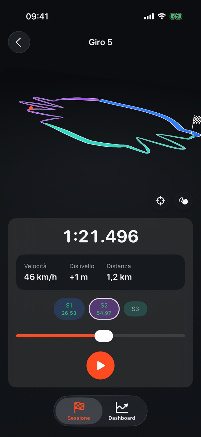 Replay di un giro sulla pista in 3D con velocità, dislivello, distanza e tempo di ogni settore